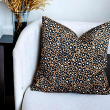 Load image into Gallery viewer, Retro Leopard Print Velvet Cushion