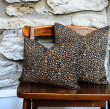 Load image into Gallery viewer, Retro Leopard Print Velvet Cushion