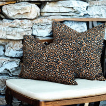 Load image into Gallery viewer, Retro Leopard Print Velvet Cushion