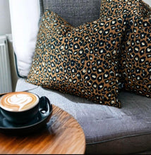 Load image into Gallery viewer, Retro Leopard Print Velvet Cushion
