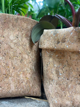 Load image into Gallery viewer, Gold Flaked Cork Pot