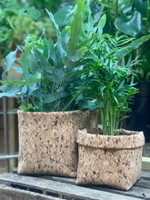 Load image into Gallery viewer, Silver Flaked Cork Pot