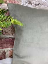 Load image into Gallery viewer, Champagne Velvet Cushion