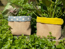 Load image into Gallery viewer, Hessian Fabric Plant Pot