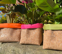 Load image into Gallery viewer, Silver Flaked Cork Pot